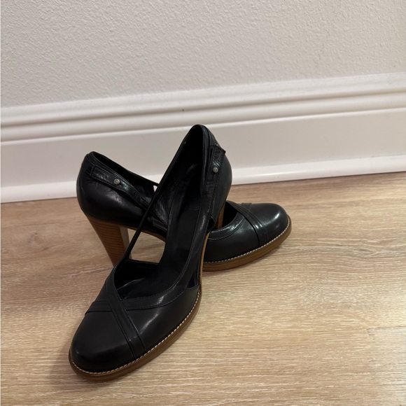 Violetta & Vera Pepa Elegant Brown Leather Heels - Picture 1 of 7